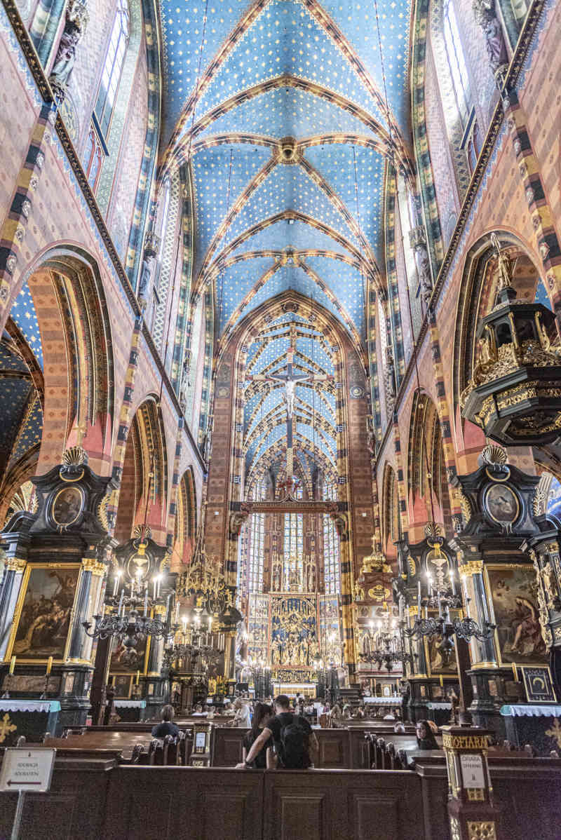 Polonia - Cracovia 026 - basílica de Santa María.jpg